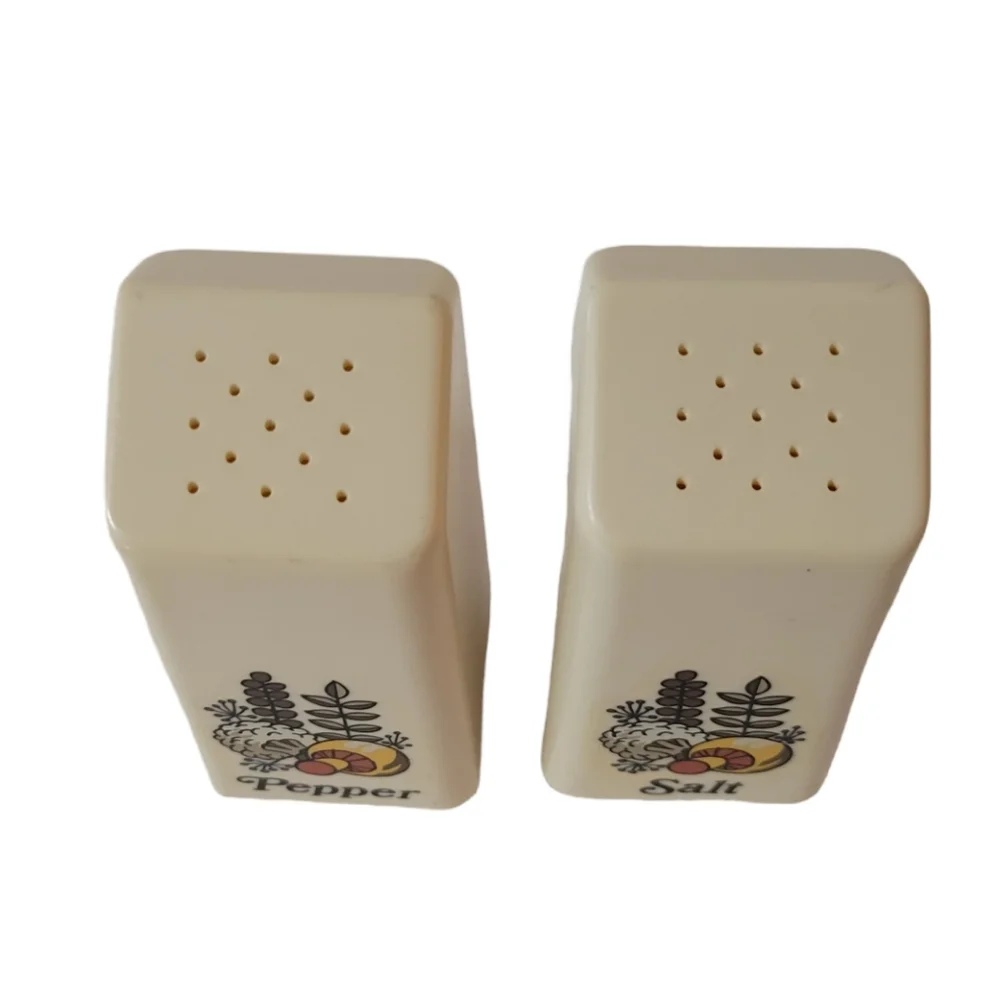 Vintage Rubbermaid Mushroom Salt And Pepper Shakers
